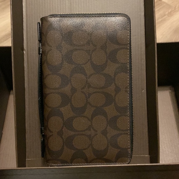 Double Zip Travel Wallet In Signature PVC - Picture 3 of 9